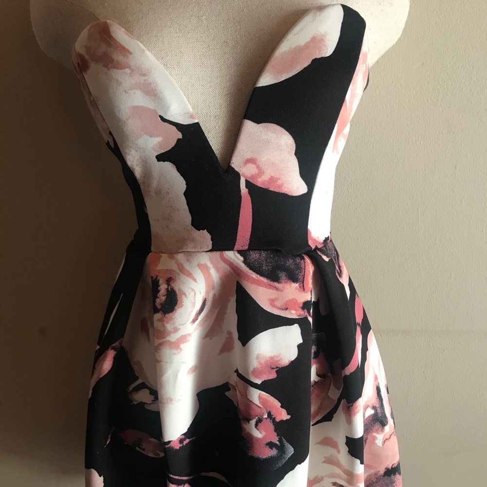 Floral strapless dress